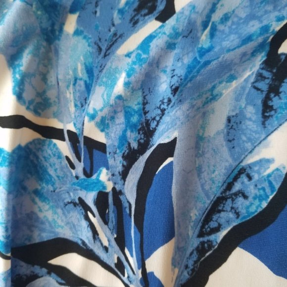 Anne Klein- Blue Floral Dress (Size 6) - Picture 4 of 7